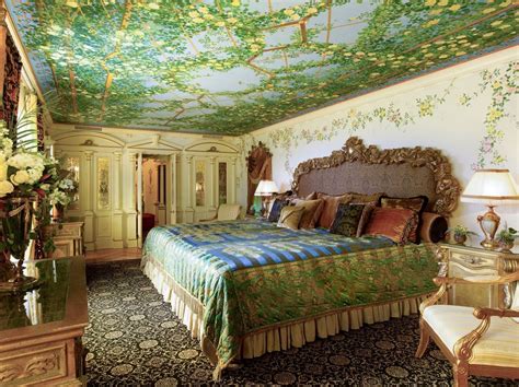 venus suite versace mansion cost|Gianni Versace's Mansion Is Now a Luxury Hotel .